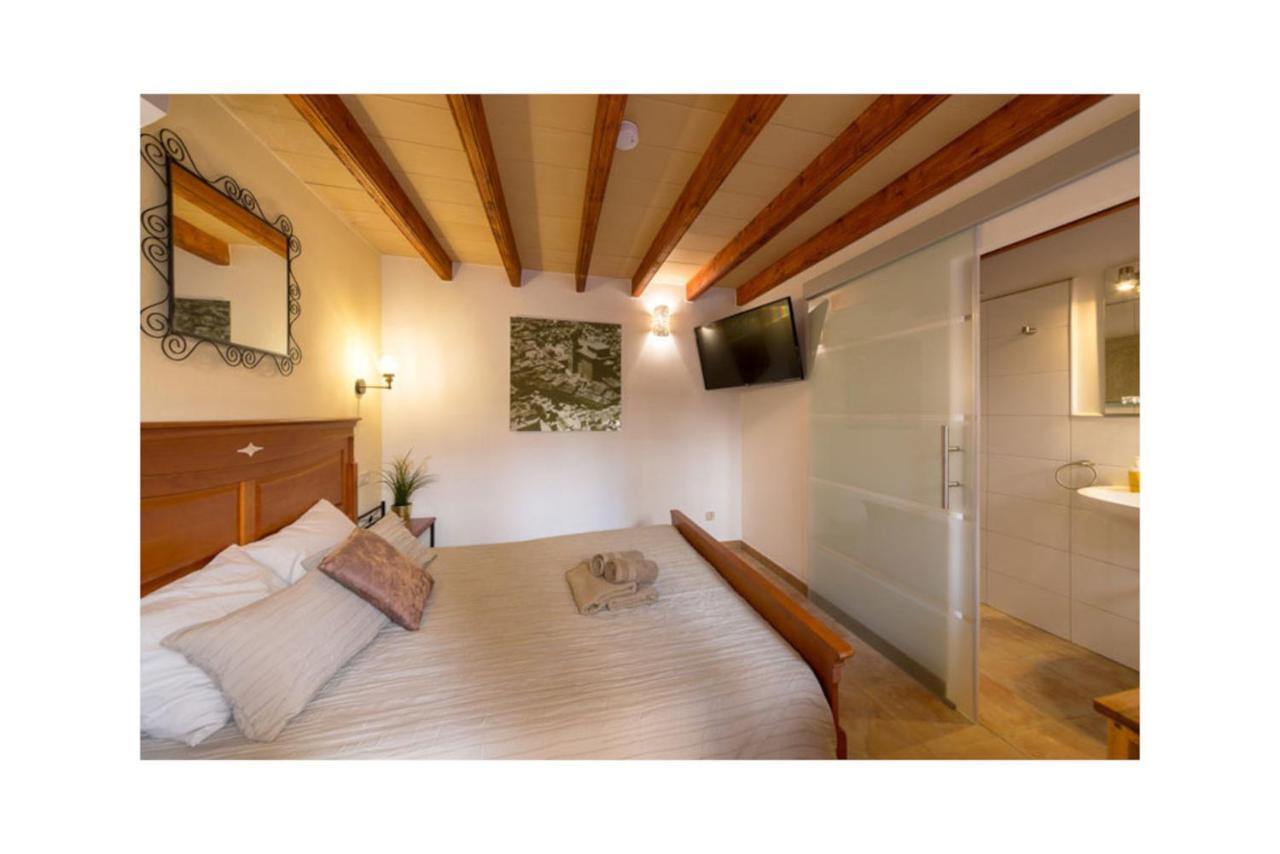 Boutique Hostal "Born53" Im Stadtkern Von Llucmajor, Mallorca Aparthotel Llucmajor  Exterior foto